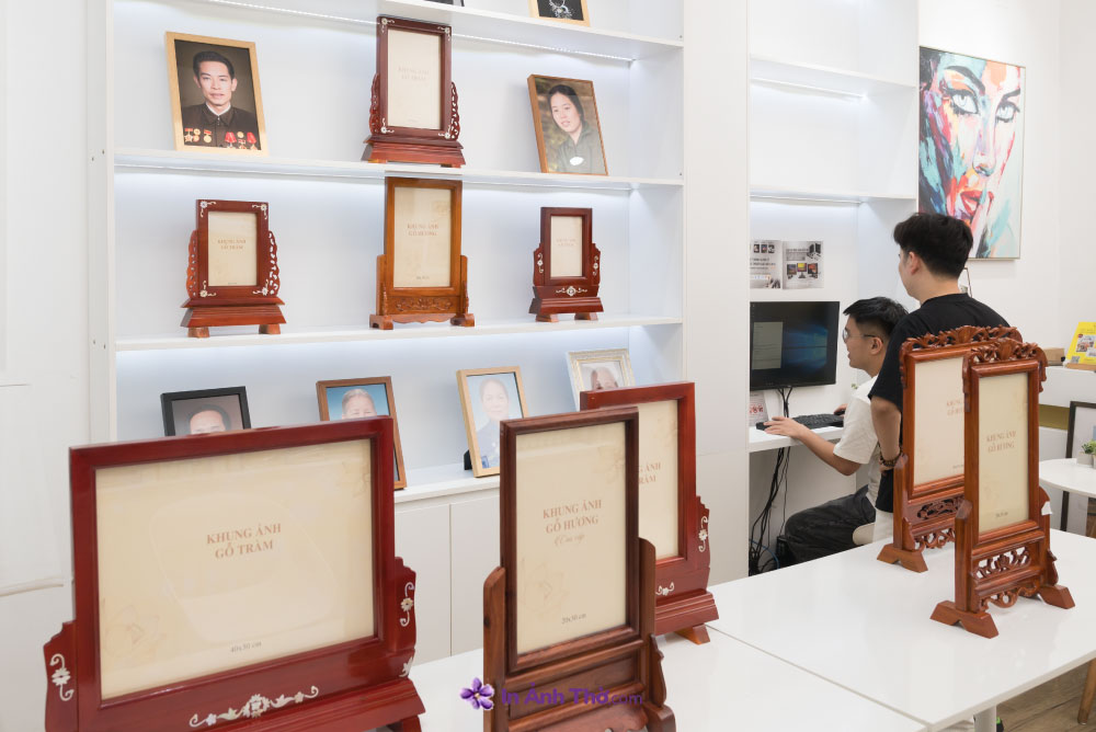 Tu vấn chọn ảnh phù hợp để làm ảnh thờ tại cửa hàng 