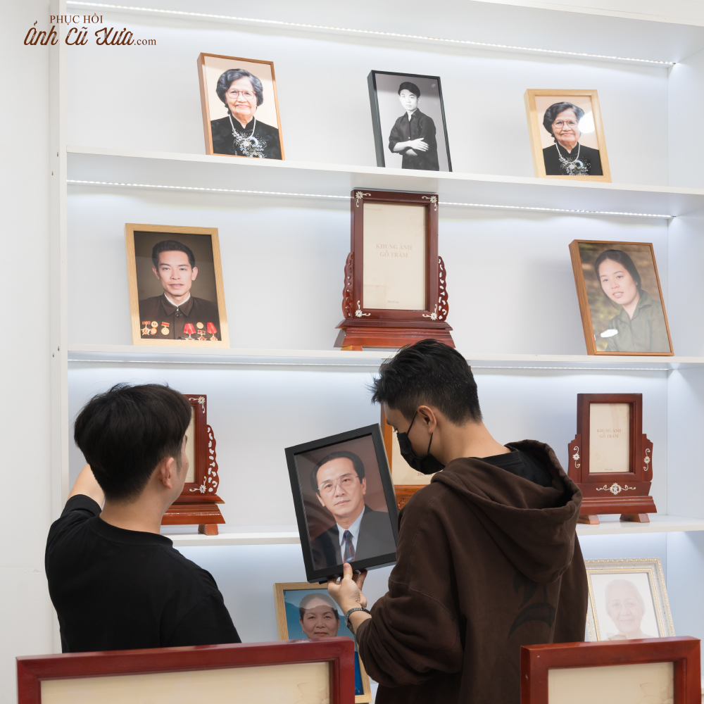 Phục hồi ảnh cũ & lựa chọn khung ảnh thờ phù hợp tại cửa hàng in ảnh thờ.com