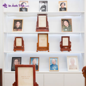 Khung Ảnh Thờ Gỗ Hương Cao Cấp – Họa Tiết Hoa Văn Chạm Khắc: