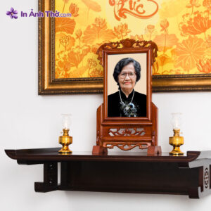 Khung Ảnh Thờ Gỗ Hương Cao Cấp – Họa Tiết Hoa Văn Chạm Khắc: