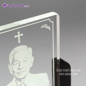 Ảnh thờ pha lê đèn LED sáng trắng trọn đời.