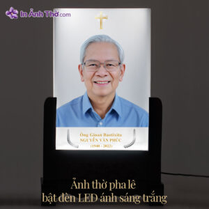 Nơi làm ảnh thờ pha lê in màu Công giáo, đế gỗ chạm khắc tinh xảo