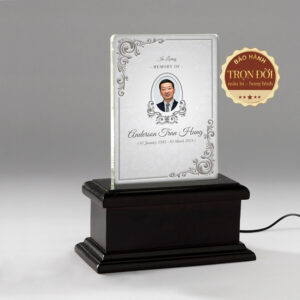 Ảnh thờ pha lê Công giáo đế gỗ thiết kế hoa văn xám