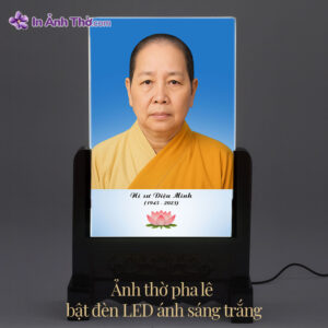 Ảnh thờ pha lê Tăng Ni bật đèn LED ánh sáng trắng