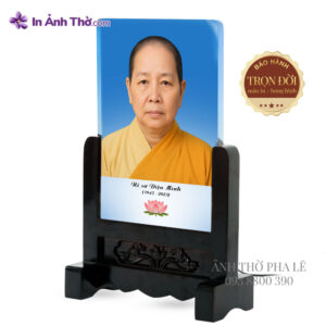 Ảnh thờ pha lê Phật giáo Tăng Ni nền xanh khung gỗ chạm hoa văn