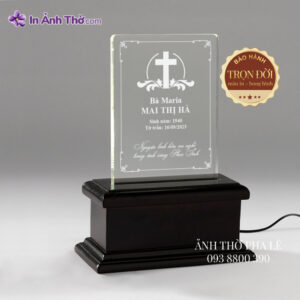 Bài vị pha lê Công giáo khắc Thánh giá đế gỗ sang trọng