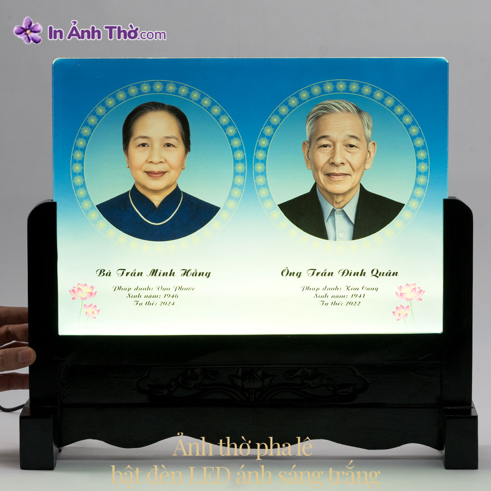 Ảnh thờ ghép đôi ông bà – chụp góc xiên, ánh sáng nhẹ