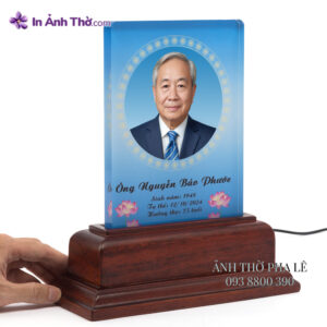 Khung ảnh thờ pha lê đế gỗ Hương vững chắc, bền đẹp