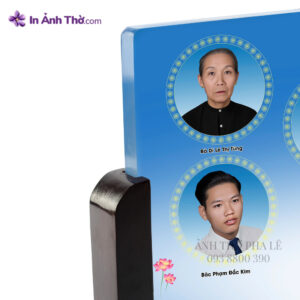 Cận cảnh ảnh thờ chân dung nền xanh pha lê