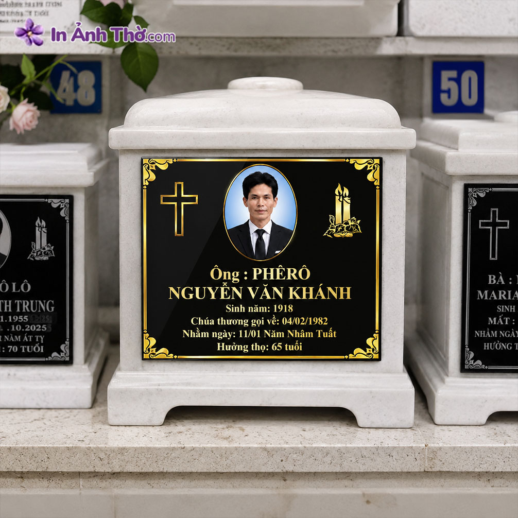 Mẫu ảnh in dán hũ cốt Công giáo nền đen thiết kế trang trọng