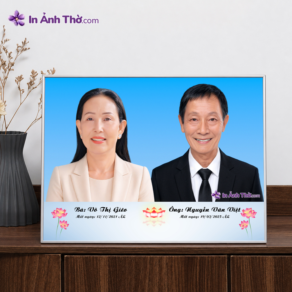 Hình thờ ghép đôi với thiết kế hoa sen đặt trên kệ gỗ